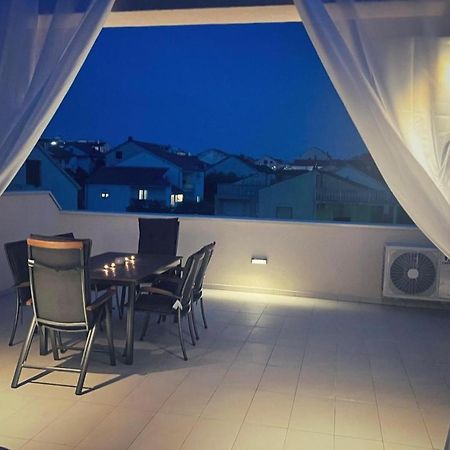 Olive Oasis Penthouse With Jacuzzi Apartment ซาดาร์ ภายนอก รูปภาพ