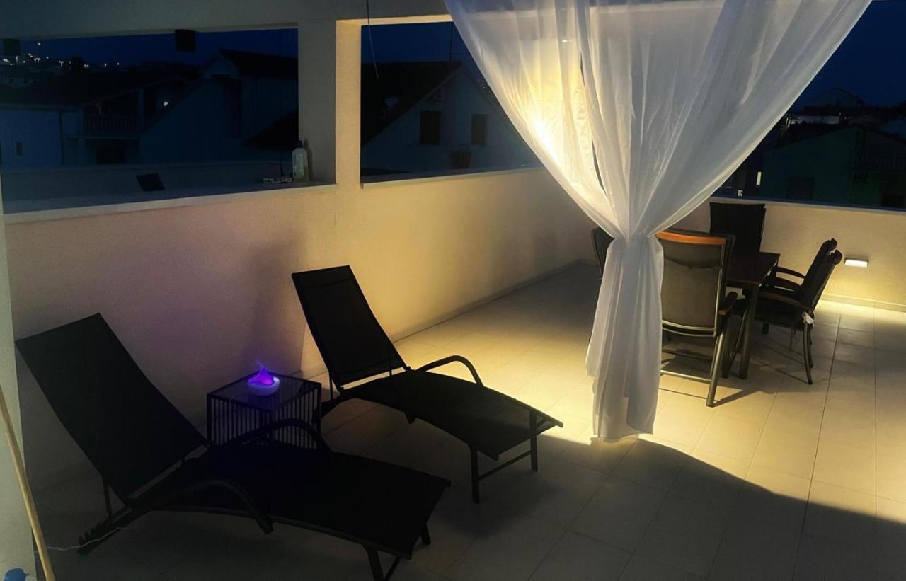 Olive Oasis Penthouse With Jacuzzi Apartment ซาดาร์ ภายนอก รูปภาพ